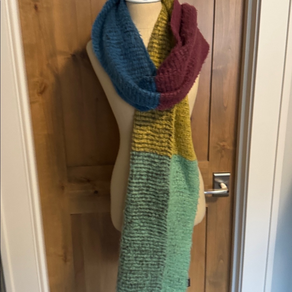LOOK | Wool Blend Scarf Womens OS Color block soft warm cozy thick knit 79x15’